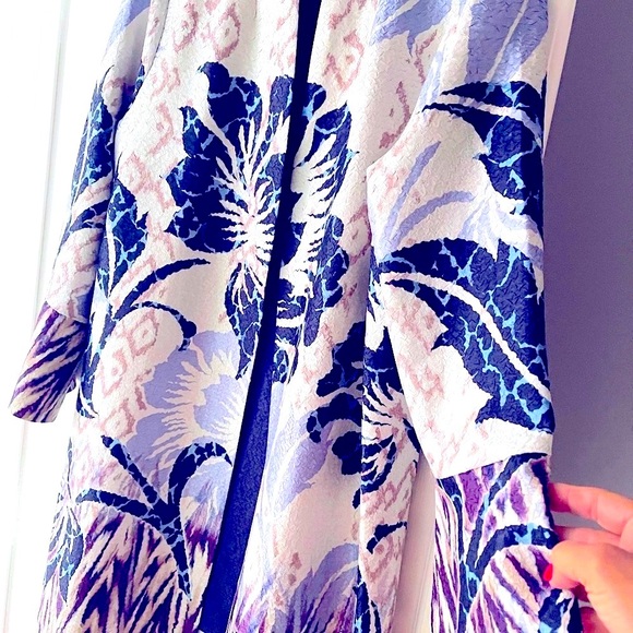 Chico’s Women Mid length open duster with a gorgeous floral print in size 2 NWOT - Picture 3 of 7